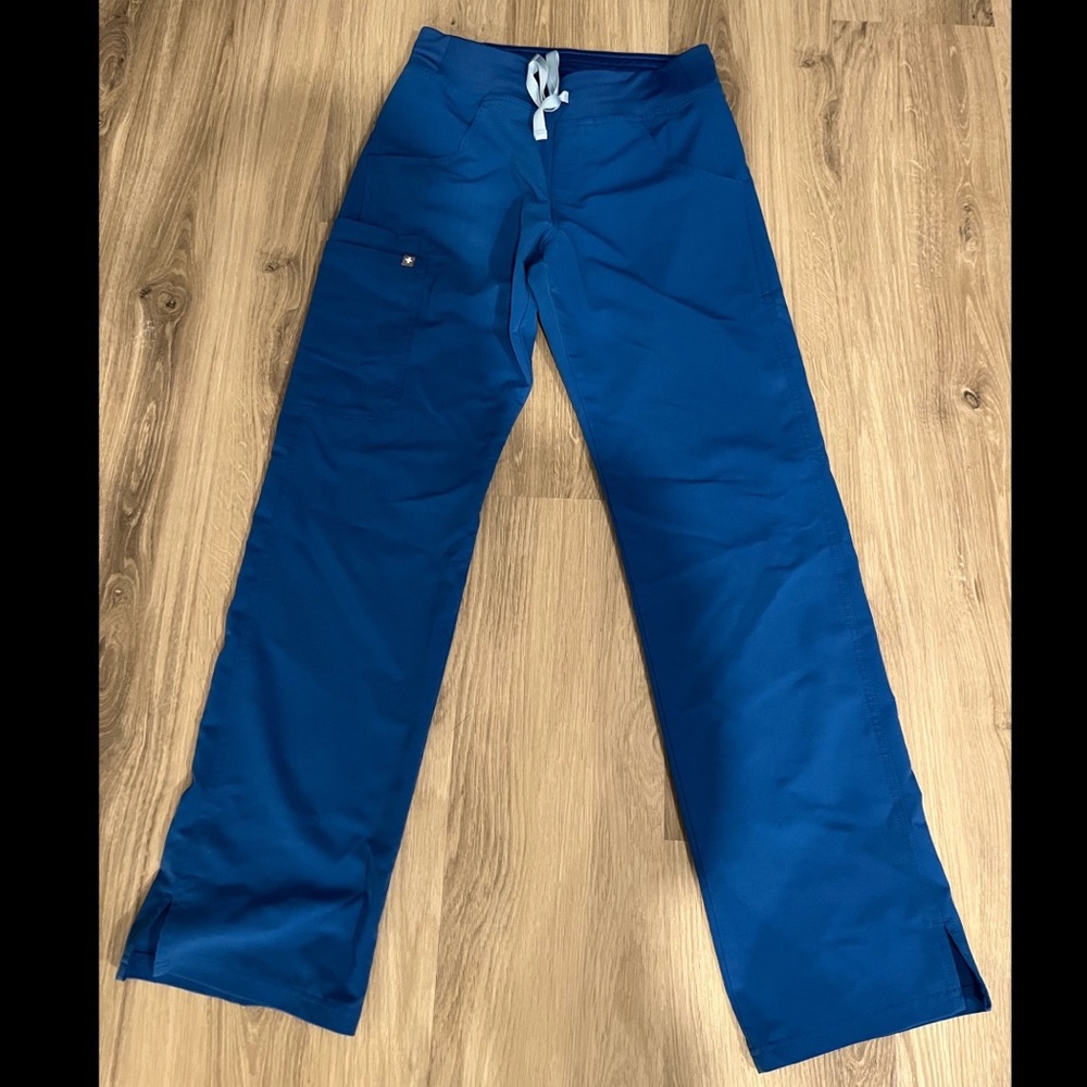 FIGS Kade Cargo Scrub Pant